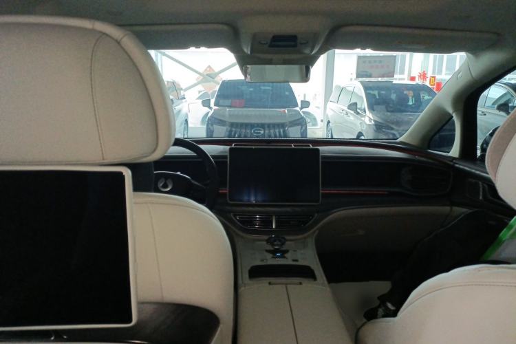 Used Denza D9 2025 DM-i Intelligent Drive 1020 Four-Wheel Drive Prestige Model
