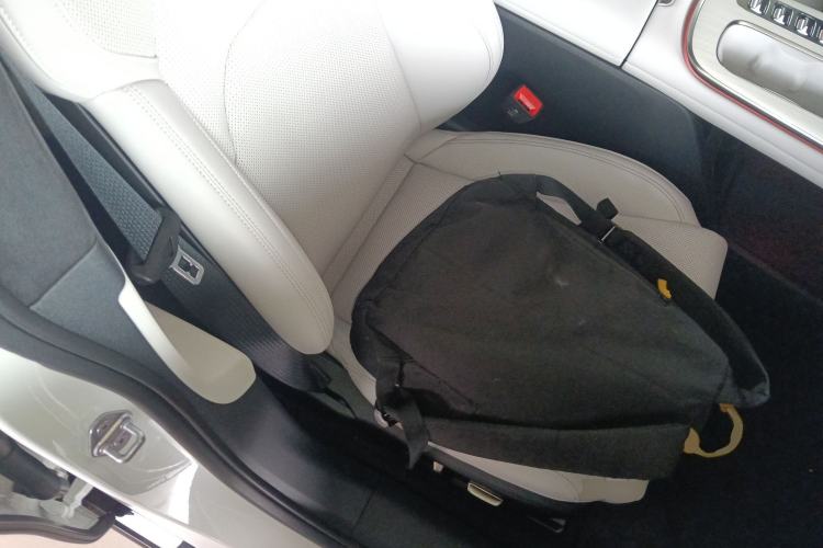 Used Xiaomi Auto SU7 2024 Four-Wheel Drive Ultra-Long Range Advanced Intelligent Driving Max Edition Right Front Seat