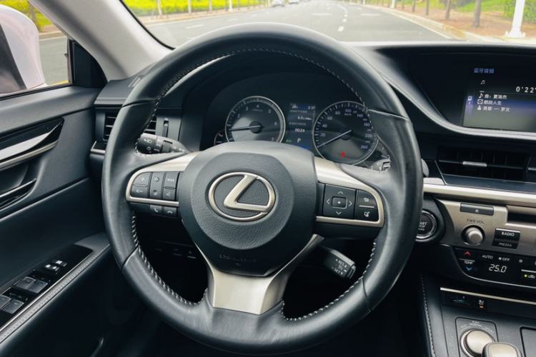 Used Lexus ES 2017 200 30th Anniversary Edition