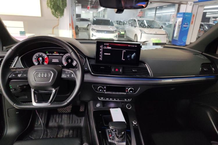 Used Audi Q5L 2022 40T Fashionable and Dynamic Model Center Console