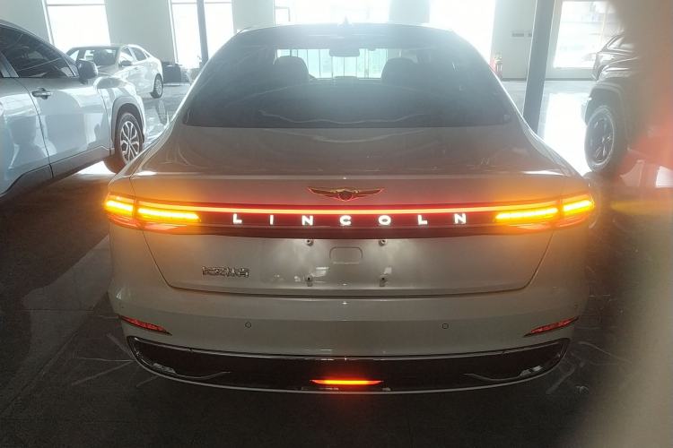 Used Lincoln Z 2022 iEnjoy Luxury Edition Rear