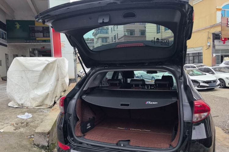 Used Hyundai Tucson 2015 1.6T Dual-Clutch Two-Wheel-Drive Smart Model Trunk