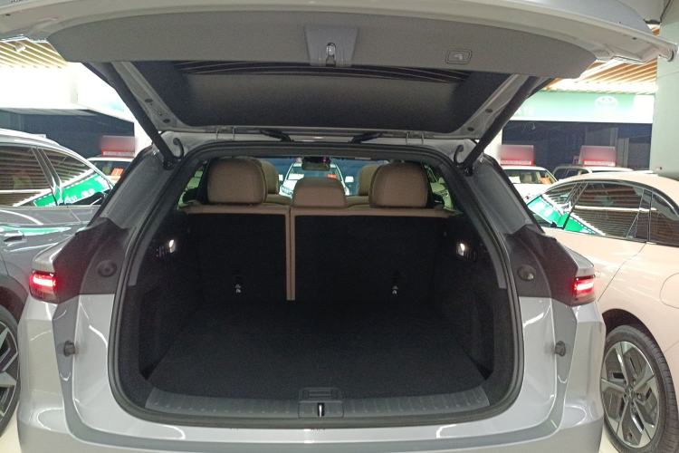 Used Li Auto Li Auto i6 2025 Model Two-Wheel-Drive Standard Type