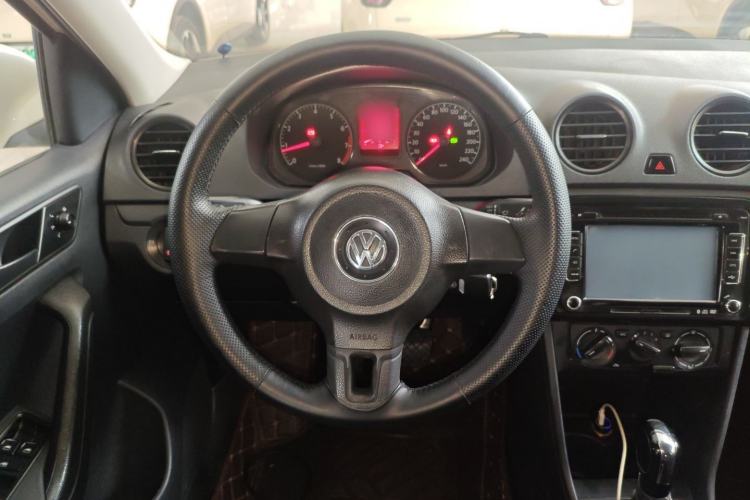 Used Volkswagen Jetta 2013 1.6L Automatic Fashion Model
