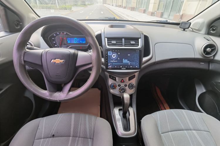 Used Chevrolet Aveo Sonic 2014 Hatchback 1.4SL AT Fashion Edition
