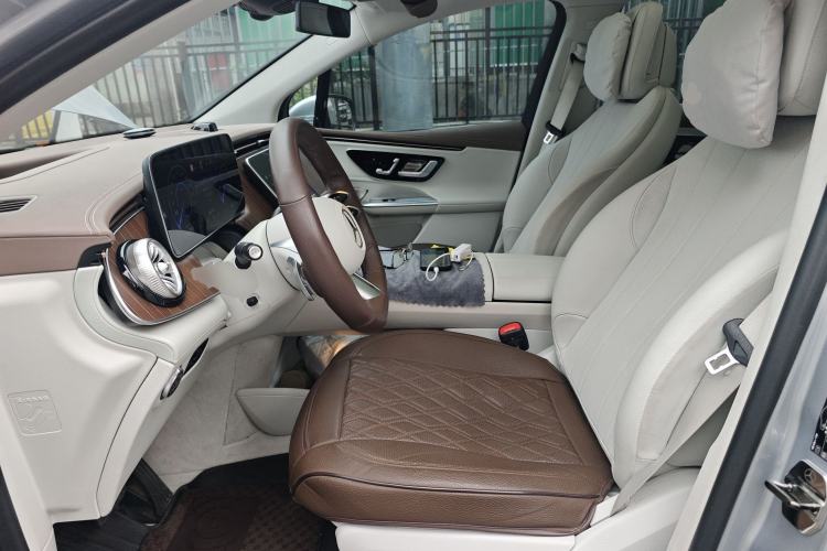 Used Mercedes-Benz EQE SUV 2023 350 4MATIC Luxury Edition Left Front Seat