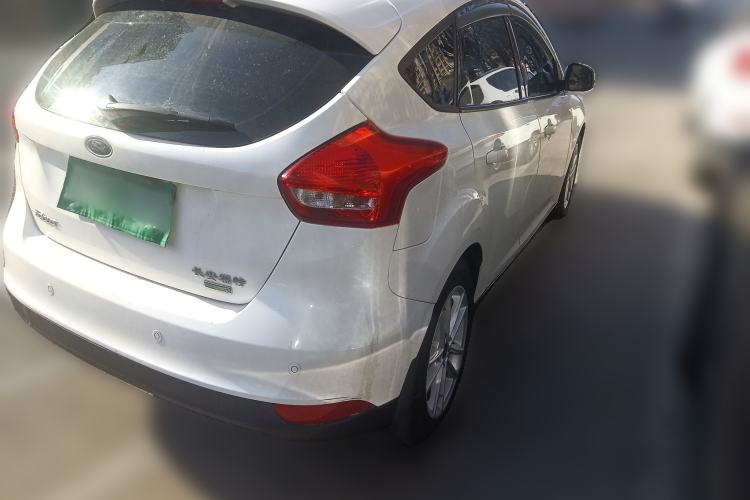 Used Ford Focus 2015 Hatchback EcoBoost 125 Automatic Supreme Style Edition
