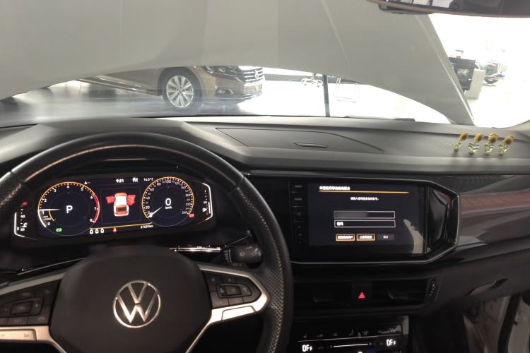 Used Volkswagen Tayron X 2020 330TSI Two-Wheel Drive Luxury Smart Connectivity Version Center Console