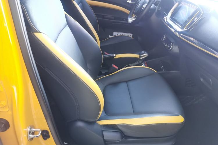 Used Kia kx1 Stonic 2019 1.4L Automatic Sport Edition China VI Right Front Seat