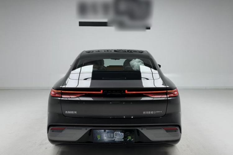 Used Geely Galaxy 8 2025 130km EM-i Deluxe Edition
