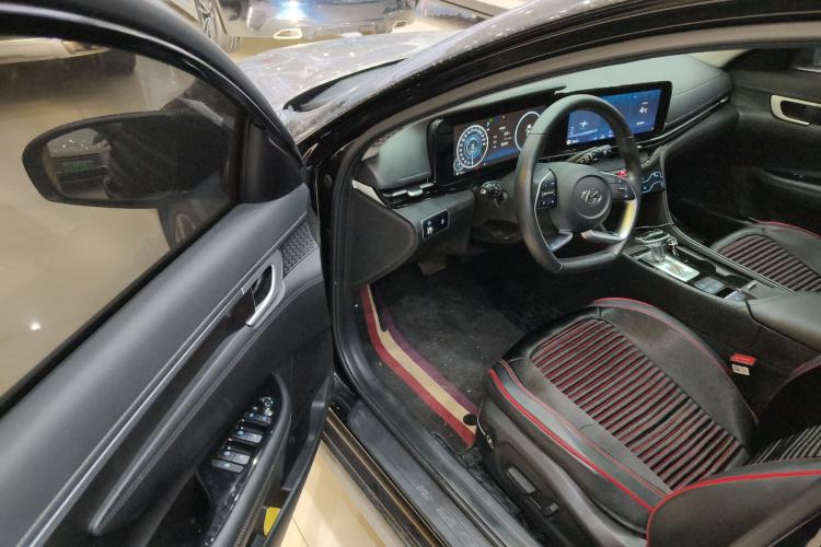 Used Hyundai Mistra 2021 1.8L CVT LUX Premium Edition