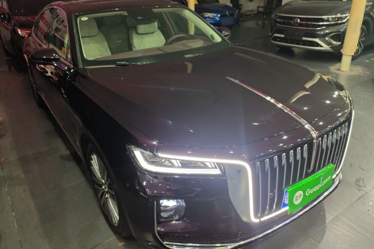Used Hongqi H9 2022 2.0T Smart Connect Flagship Edition Front Right 45 Deg