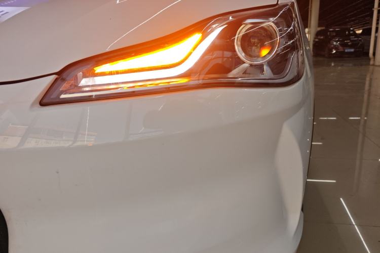 Used NETA V 2022 Chao 300 Lite Ternary Lithium