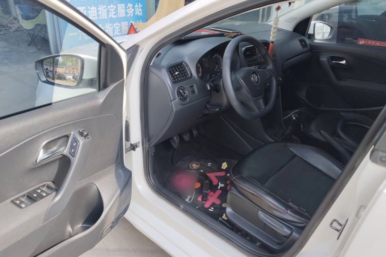 Used Volkswagen Polo 2014 1.4L Manual Fashion Edition Driver Seat