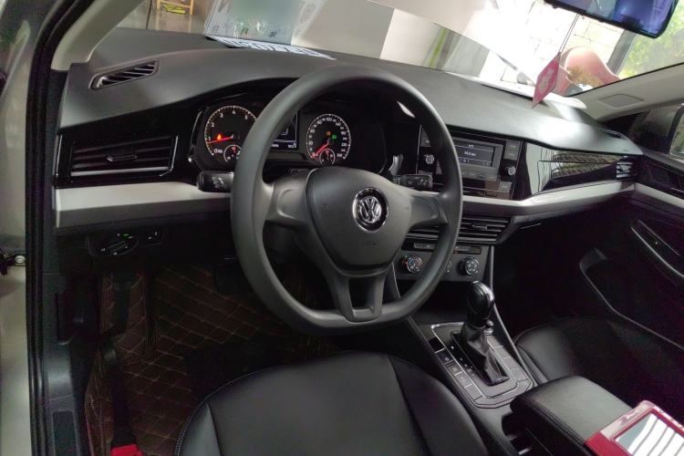 Used Volkswagen Bora 2019 Revised Version 1.5L Automatic Fashionable Style China VI Center Console