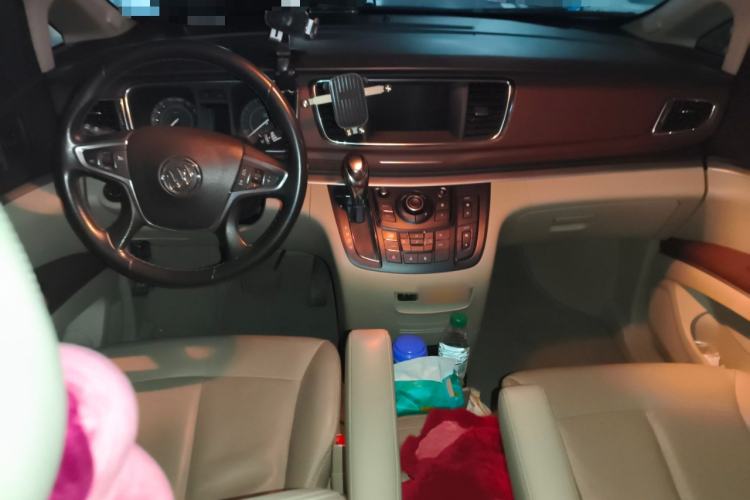Used Buick GL8 2018 28T Luxury Model China VI Standard Center Console