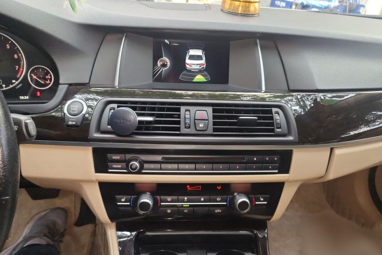 Used BMW 5 Series 2014 525Li Leading Model