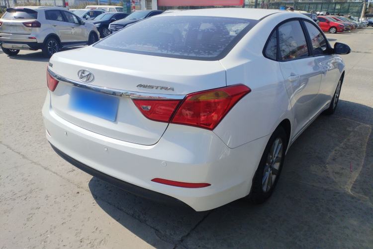 Used Hyundai Mistra 2014 1.8L Manual Comfort GL Model Rear Right 45 Deg