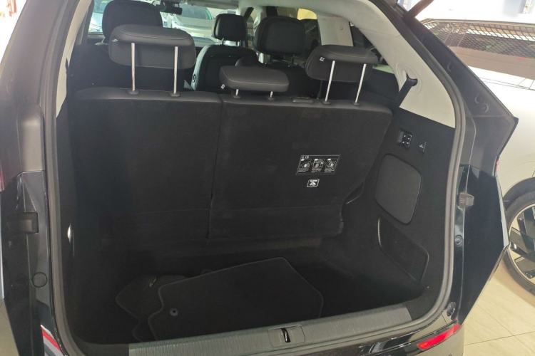 Used XPeng X9 2024 702 Ultra-Long Range Pro
