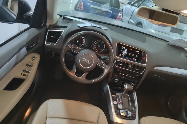 Used Audi Q5 2013 45 TFSI quattro Sport Edition Steering Wheel