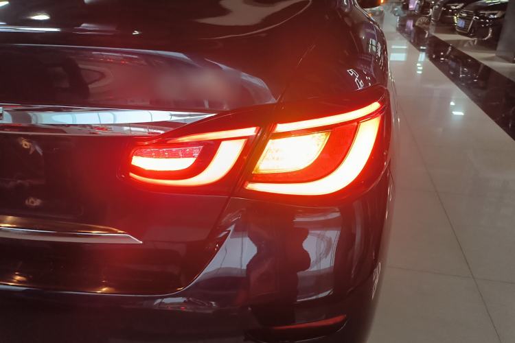 Used Infiniti Q70 2015 Q70L 2.5L Enjoyment Edition Exterior 1