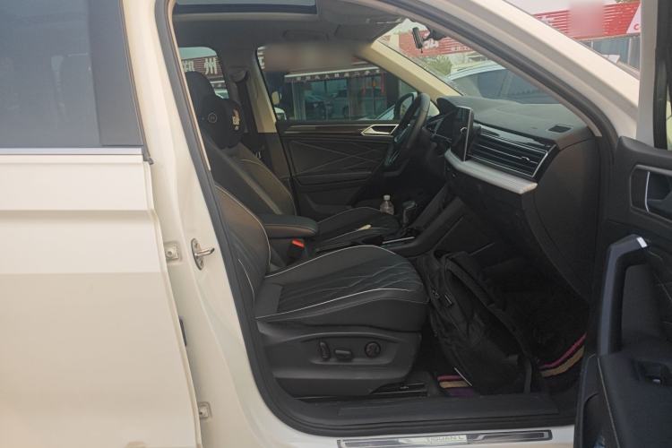 Used Volkswagen Tiguan L 2024 300TSI Automatic Two-Wheel Drive Smart Edition