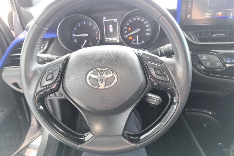 Used Toyota IZOA 2018 2.0L Yichi Version China VI Standard
