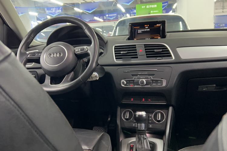 Used Audi Q3 2018 30th Anniversary Edition 30 TFSI Fashion Model Interior 4