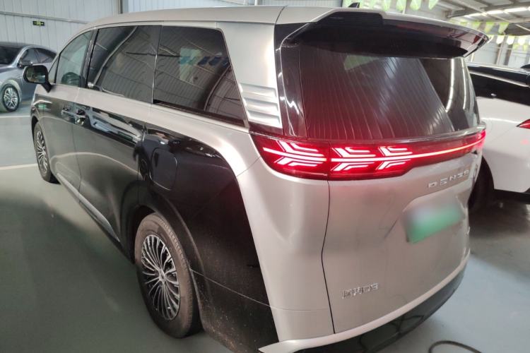 Used Denza D9 2022 DM-i 970 Four-Wheel Drive Prestige Model