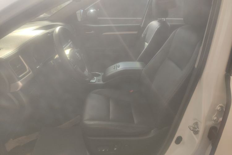 Used Toyota Highlander 2017 2.0T Four-Wheel Drive Luxury Edition 7 Seats Left Front Seat