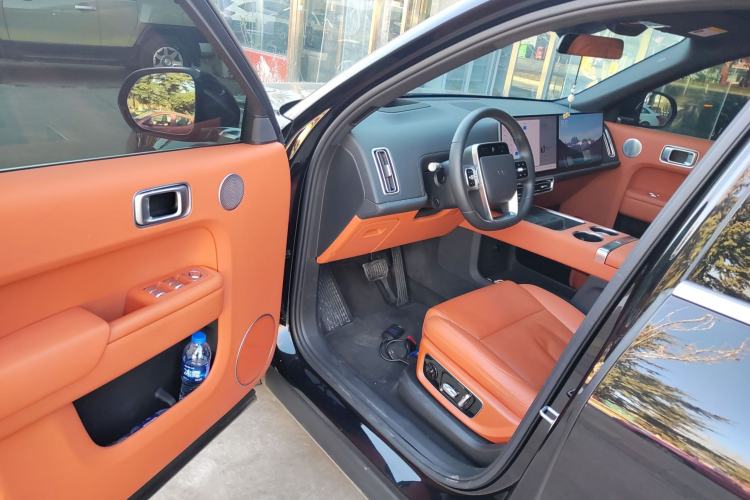 Used Li Auto L8 2024 Pro Model
