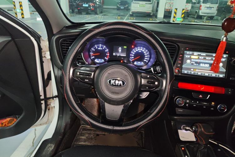 Used Kia K5 2014 2.0L Automatic LUXURY Steering Wheel