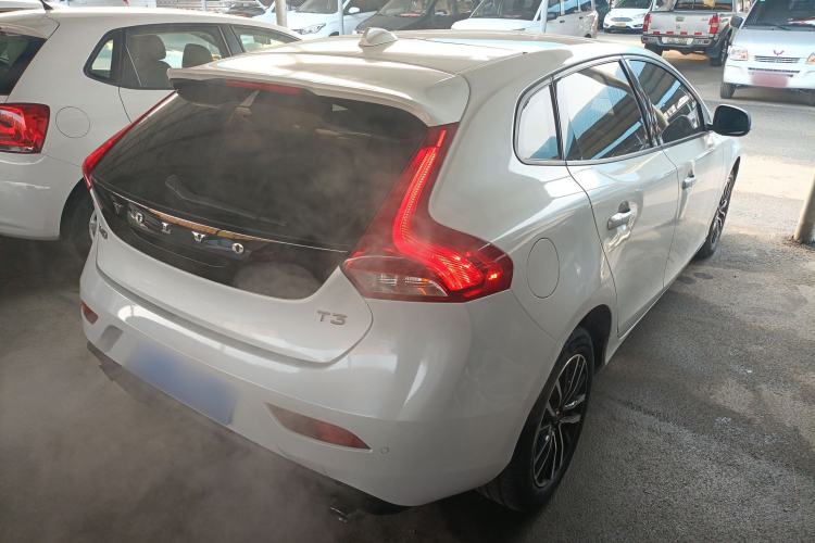 Used Volvo V40 2017 T3 Zhiyi Edition
