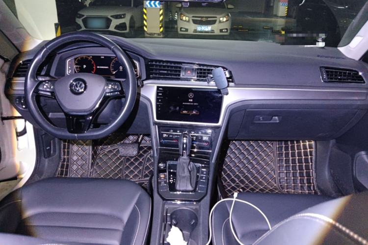 Used Volkswagen Lamando 2021 280TSI DSG Comfort Edition Center Console