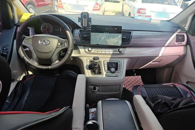 Used SAIC MAXUS G10 2018 PLUS 1.9T Manual Elite Edition Diesel
