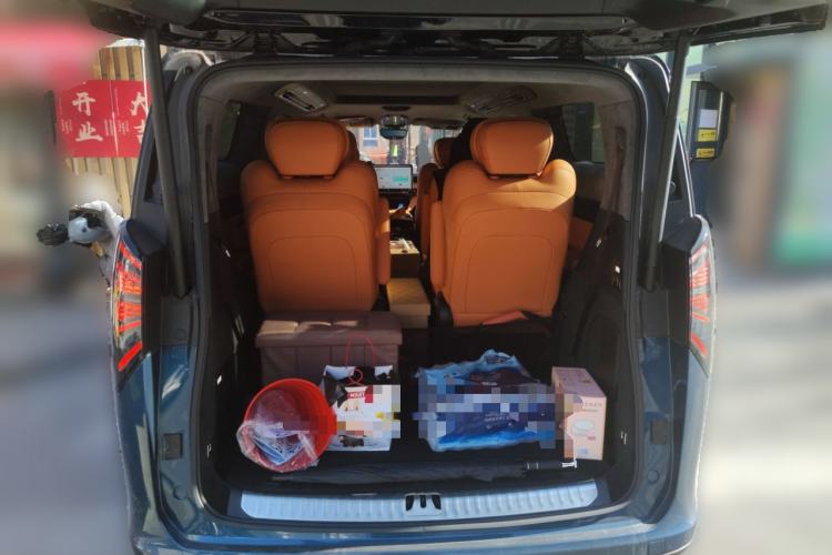 Used Geely Galaxy LEVC L380 2024 140-Degree 8-Seater Four-Wheel Drive Max
