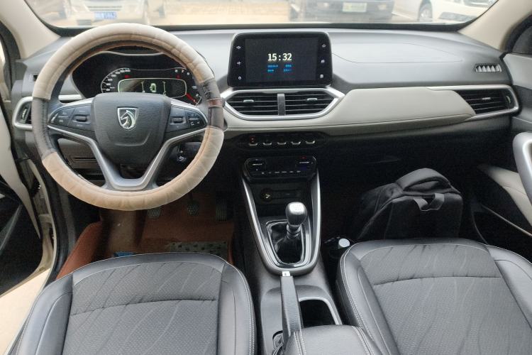 Used Baojun 510 2017 1.5L Manual Fashion Model
