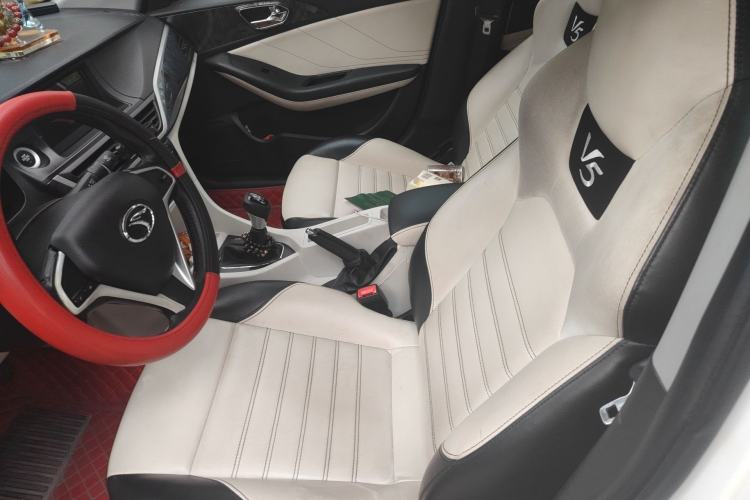 Used Soueast V5 Lingzhi 2017 1.5L Manual New Elite Model Left Front Seat