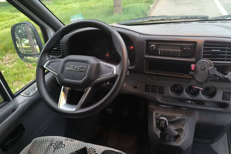 Used JMC Transit 2019 2.8T Commercial Version Short Wheelbase Mid-Roof 6-Seater China VI JX493