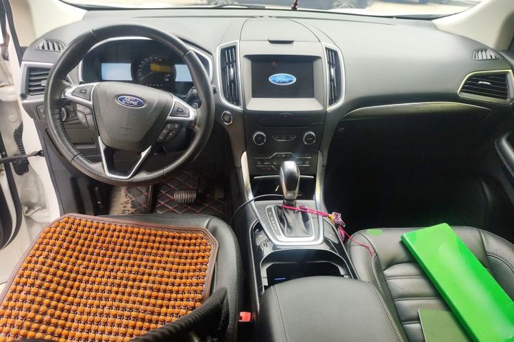 Used Ford Edge 2018 EcoBoost 245 Two-Wheel-Drive Titanium 7-Seater China VI Standard Center Console