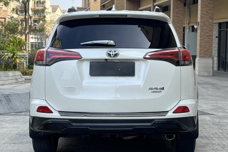 Used Toyota RAV4 2016 2.0L CVT Two-Wheel Drive Fashion Edition China V Standard