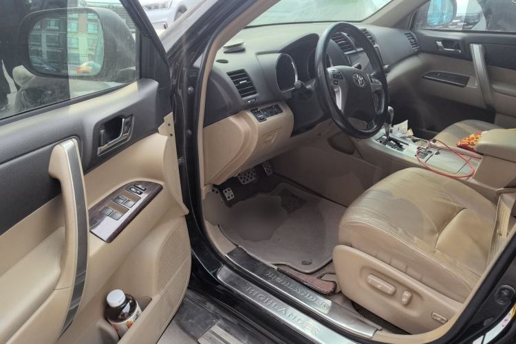 Used Toyota Highlander 2013 2.7L Two-Wheel Drive 7-Seater Zijin Edition
