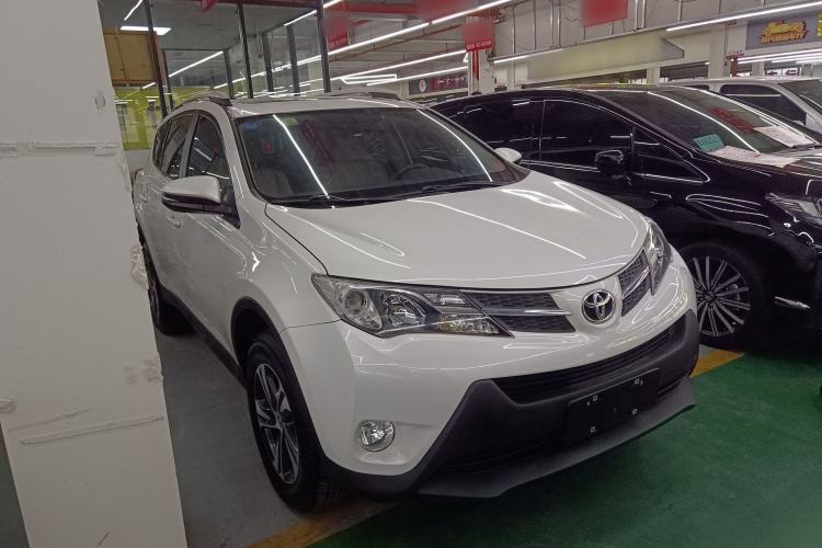 Used Toyota RAV4 2015 2.0L CVT Two-Wheel Drive Fashion Edition