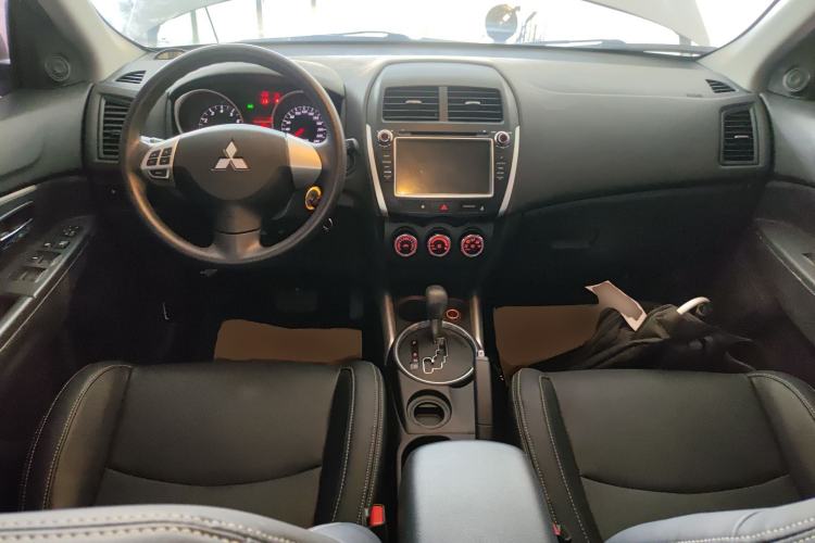 Used Mitsubishi ASX 2013 2.0L CVT Two-Wheel Drive Elite Edition Center Console