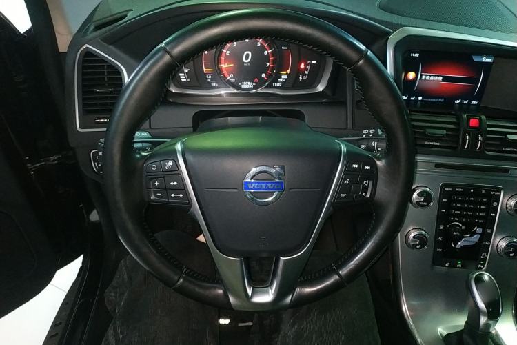 Used Volvo XC60 2017 T5 AWD Smart Upgrade Edition Steering Wheel