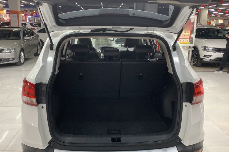 Used Dongfeng Aeolus AX7 2016 2.0L Automatic Zhiyi Trim
