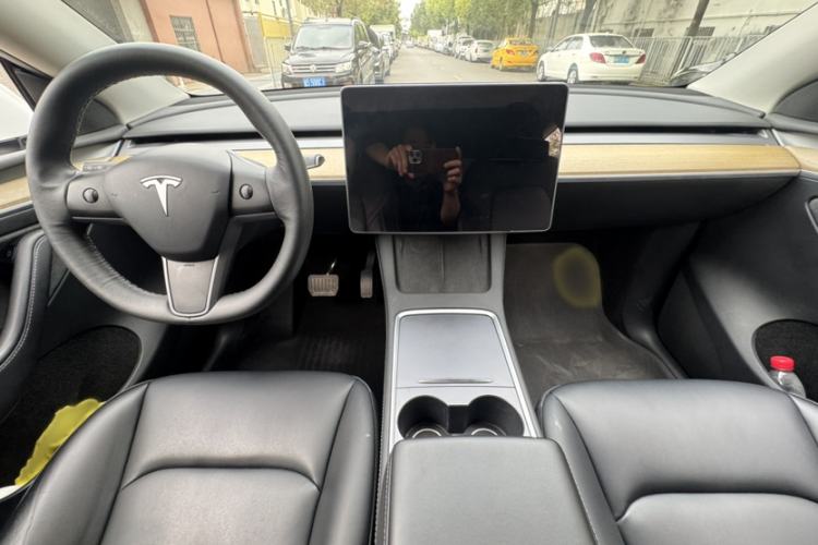 Used Tesla Model Y 2022 Rear-Wheel-Drive Version