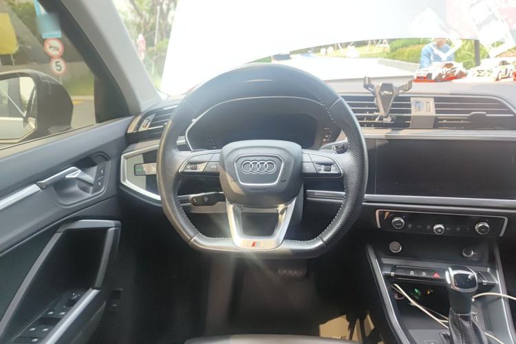 Used Audi Q3 2020 40 TFSI Fashion Dynamic Model