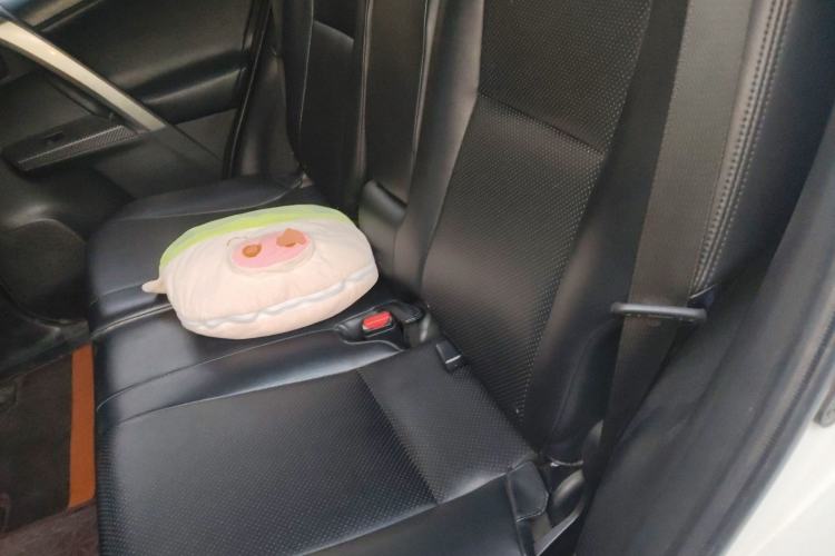 Used Toyota RAV4 2015 2.0L CVT Two-Wheel Drive Fashion Edition Left Rear Seat