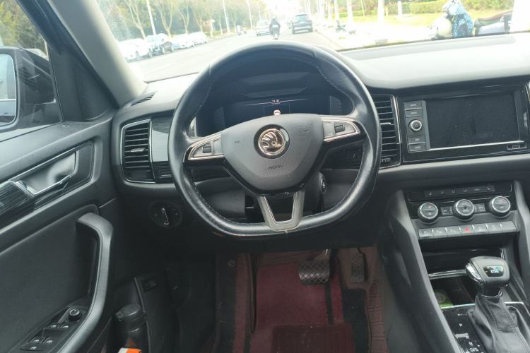Used Skoda Kodiaq 2019 Facelifted TSI330 7-Seater Two-Wheel-Drive Luxury Enjoyment Edition China VI Standard
